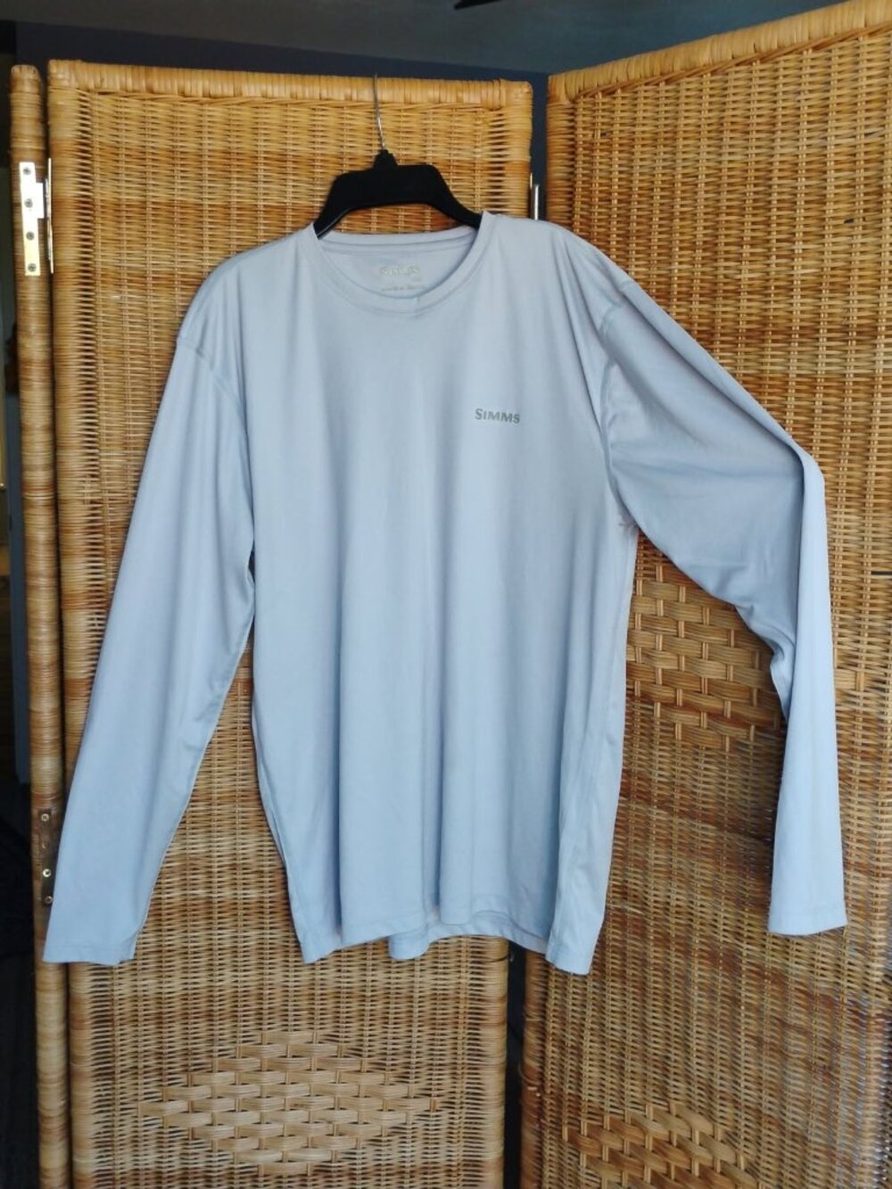 Men Fishing/Swim Shirt. Great Cond. Simms Size M